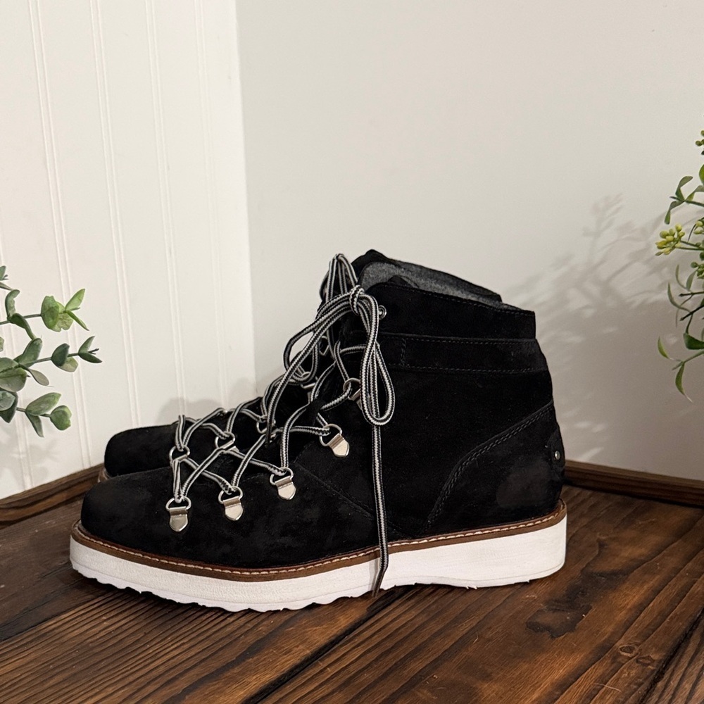 Roxy Alpine Spencir Black Lace Up Sueded Leater Boots